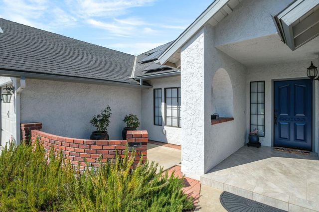 1554 E Omaha Avenue, Fresno, CA 93720