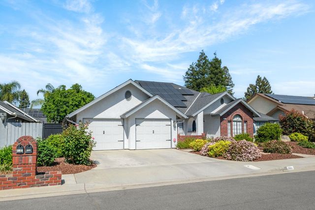 1554 E Omaha Avenue, Fresno, CA 93720