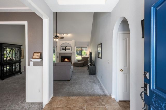 1554 E Omaha Avenue, Fresno, CA 93720