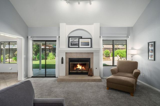 1554 E Omaha Avenue, Fresno, CA 93720