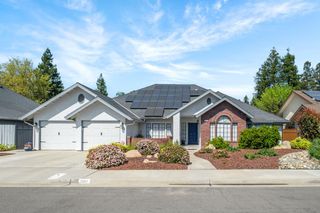 1554 E Omaha Avenue, Fresno, CA 93720