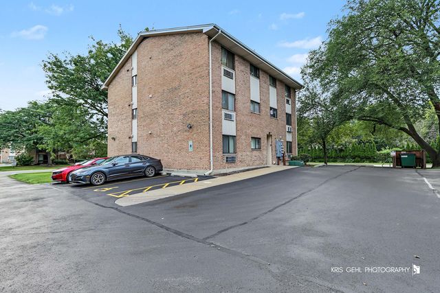 271 12th Street B, Wheeling, IL 60090