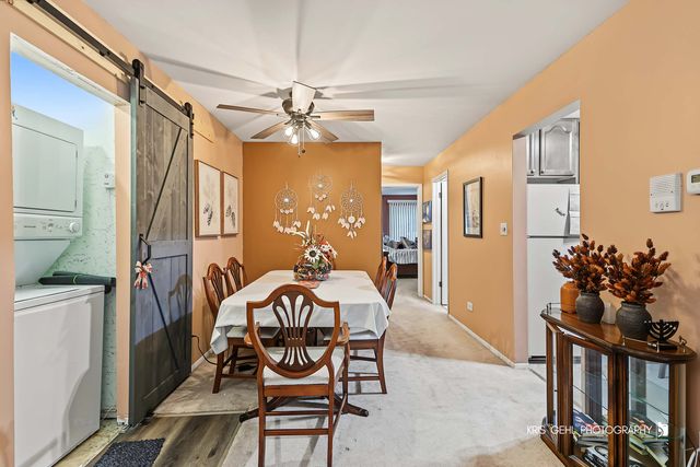 271 12th Street B, Wheeling, IL 60090