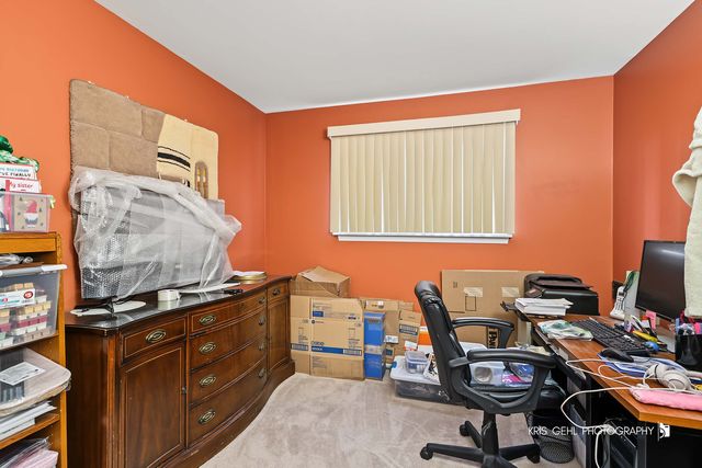 271 12th Street B, Wheeling, IL 60090