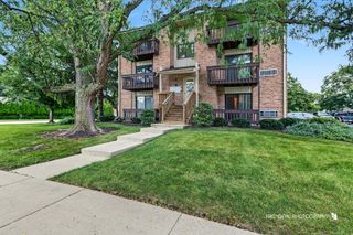 271 12th Street B, Wheeling, IL 60090