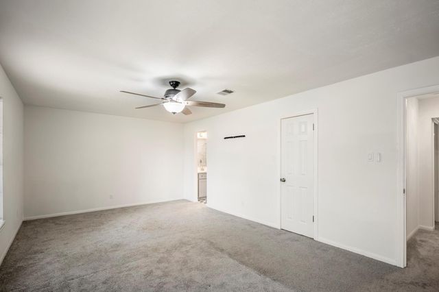 5122 Foresthaven Drive, Houston, TX 77066