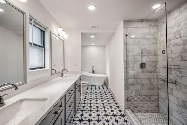 5122 Foresthaven Drive, Houston, TX 77066