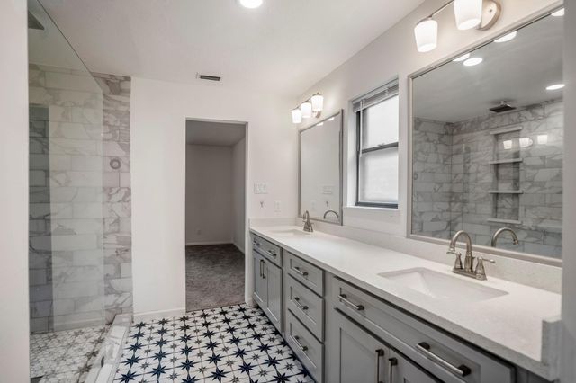 5122 Foresthaven Drive, Houston, TX 77066