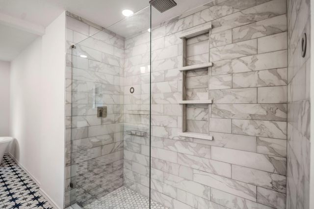 5122 Foresthaven Drive, Houston, TX 77066