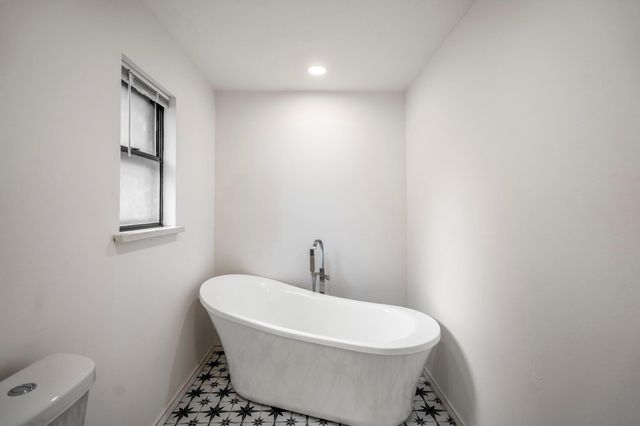 5122 Foresthaven Drive, Houston, TX 77066