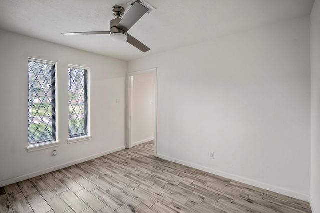 5122 Foresthaven Drive, Houston, TX 77066