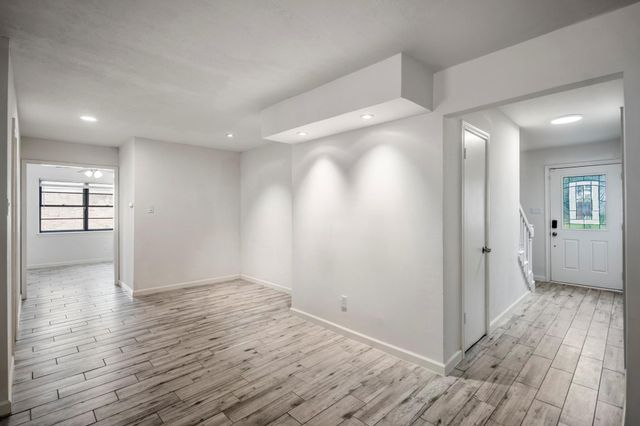 5122 Foresthaven Drive, Houston, TX 77066