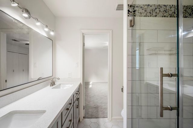 5122 Foresthaven Drive, Houston, TX 77066