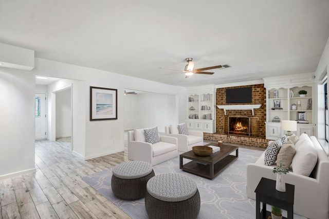 5122 Foresthaven Drive, Houston, TX 77066