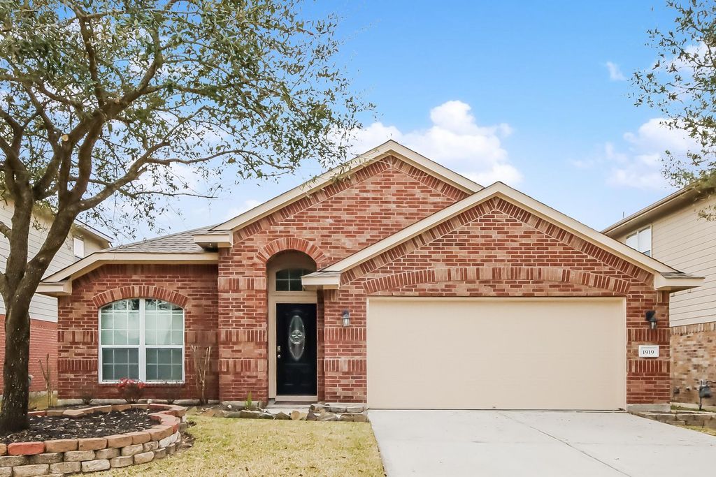 1919 Treasure Mountain Drive, Spring, TX 77388
