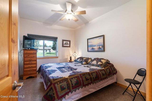 108 Ironwood DR, Blanchard, ID 83804