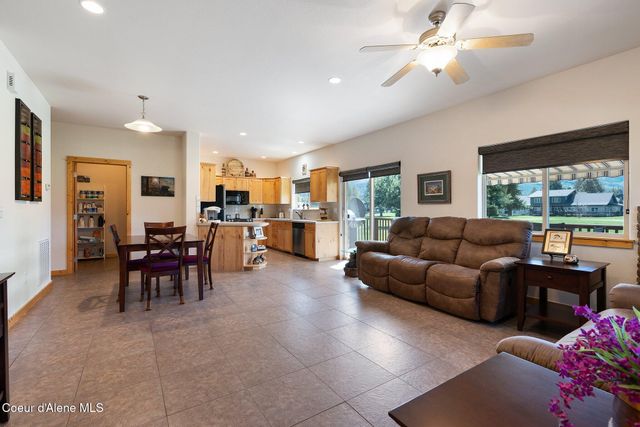 108 Ironwood DR, Blanchard, ID 83804