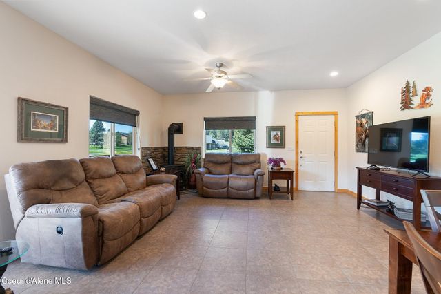 108 Ironwood DR, Blanchard, ID 83804