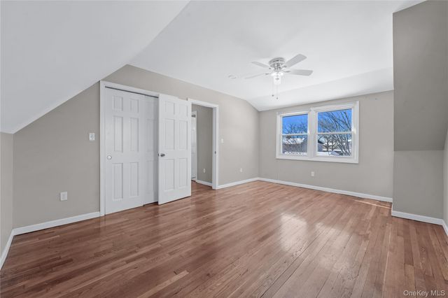 1987 Lakeville Road, New Hyde Park, NY 11040