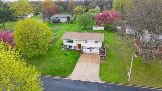 103 Moorland Drive, Markesan, WI 53946