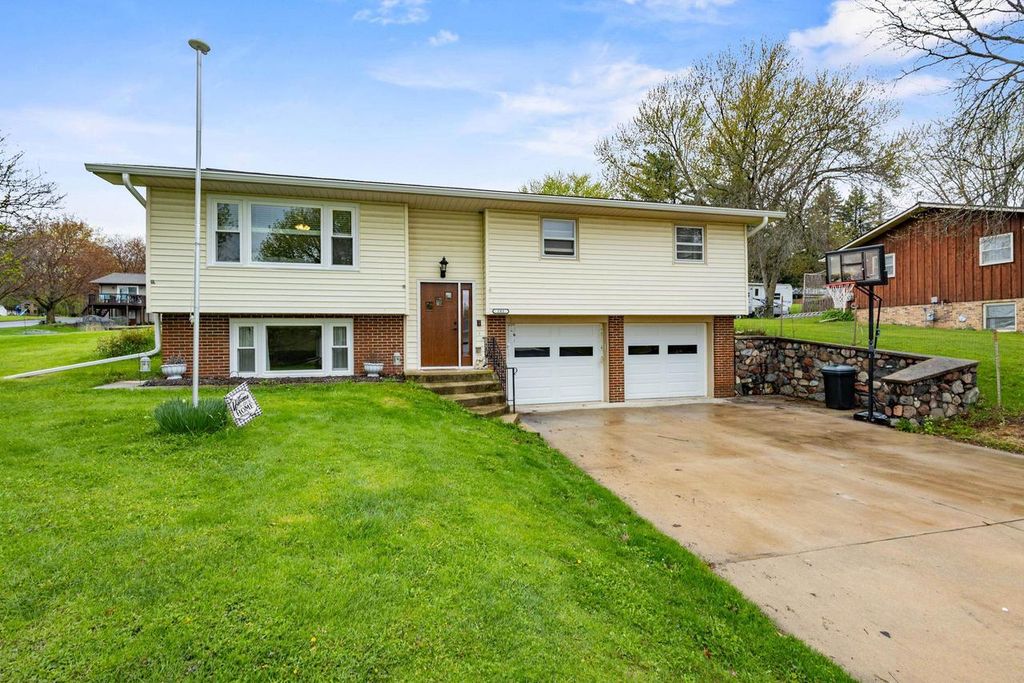 103 Moorland Drive, Markesan, WI 53946