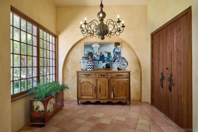 6525 Lago Lindo, Rancho Santa Fe, CA 92067