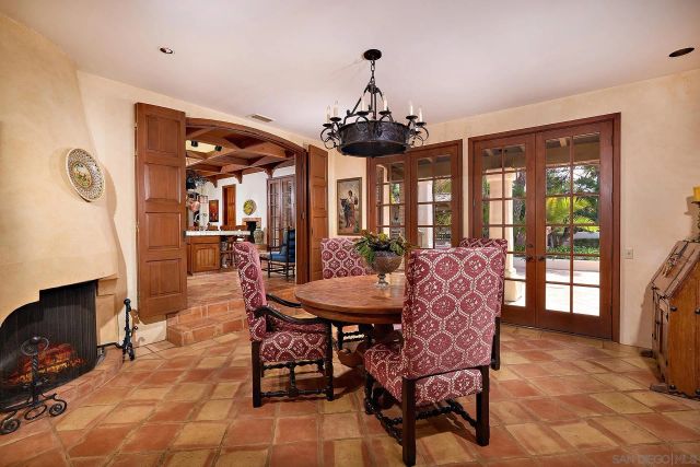 6525 Lago Lindo, Rancho Santa Fe, CA 92067