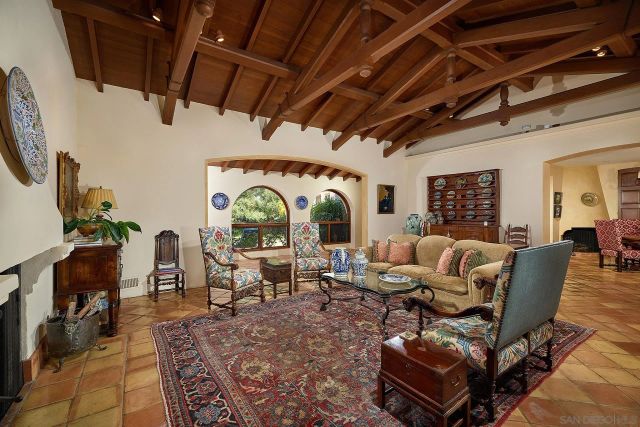 6525 Lago Lindo, Rancho Santa Fe, CA 92067