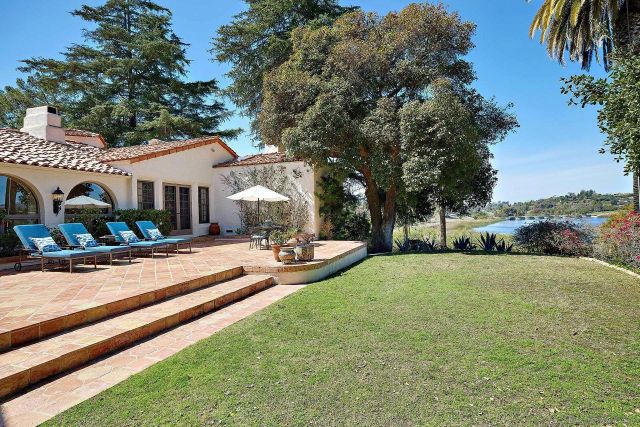 6525 Lago Lindo, Rancho Santa Fe, CA 92067