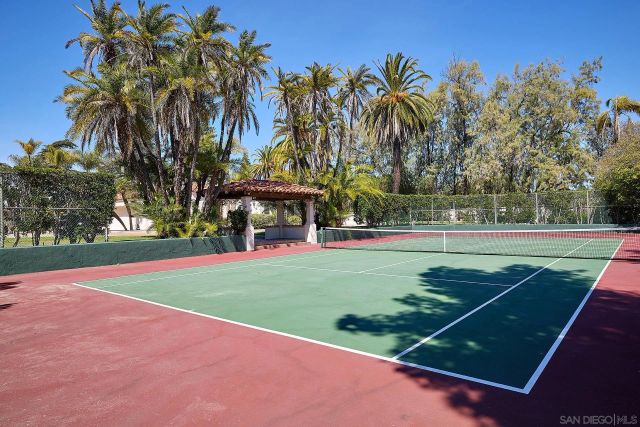 6525 Lago Lindo, Rancho Santa Fe, CA 92067