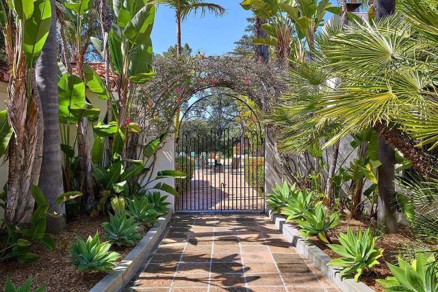 6525 Lago Lindo, Rancho Santa Fe, CA 92067