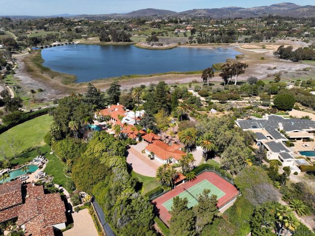 6525 Lago Lindo, Rancho Santa Fe, CA 92067