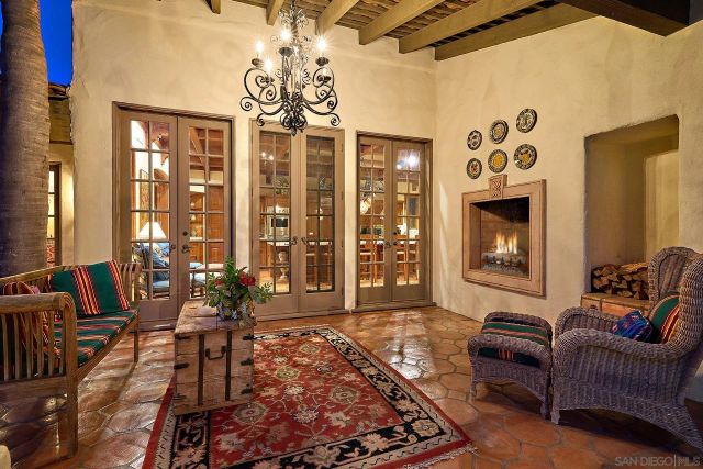 6525 Lago Lindo, Rancho Santa Fe, CA 92067