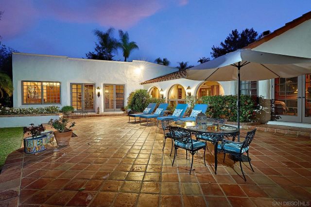 6525 Lago Lindo, Rancho Santa Fe, CA 92067