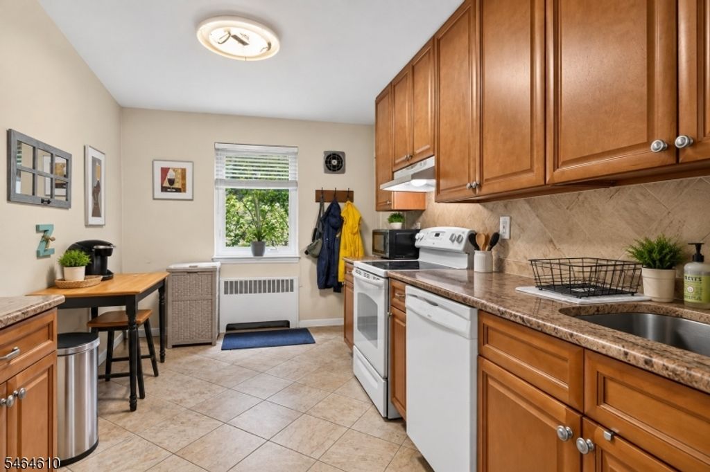 80 Troy Dr A, Springfield Twp., NJ 07081 — photo 2