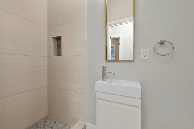 160 Webster Street 1, Boston, MA 02128