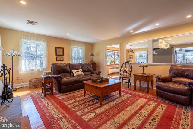 1043 DAVIS GROVE RD, Ambler, PA 19002