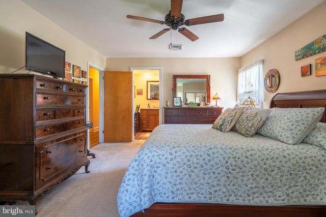 1043 DAVIS GROVE RD, Ambler, PA 19002