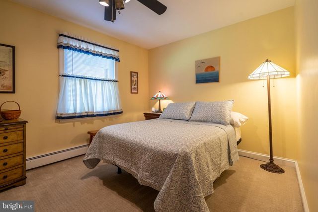 1043 DAVIS GROVE RD, Ambler, PA 19002