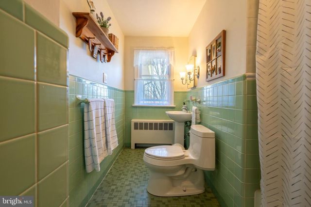 1043 DAVIS GROVE RD, Ambler, PA 19002