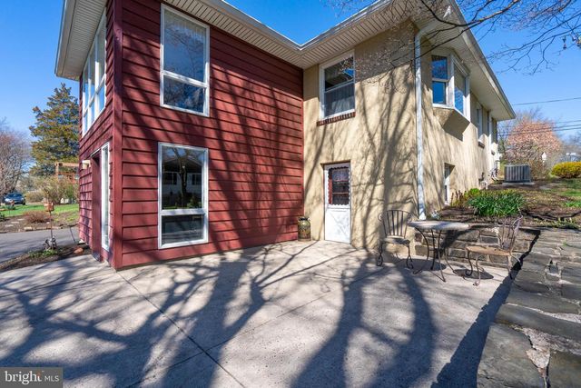 1043 DAVIS GROVE RD, Ambler, PA 19002