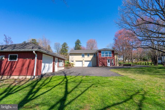 1043 DAVIS GROVE RD, Ambler, PA 19002