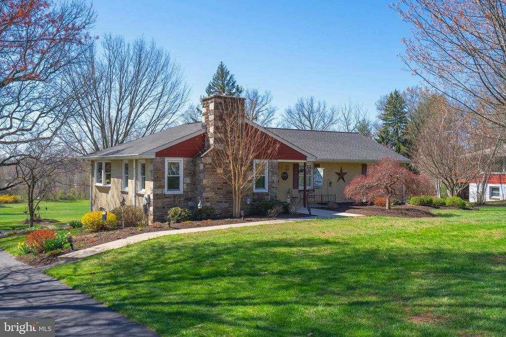 1043 DAVIS GROVE RD, Ambler, PA 19002