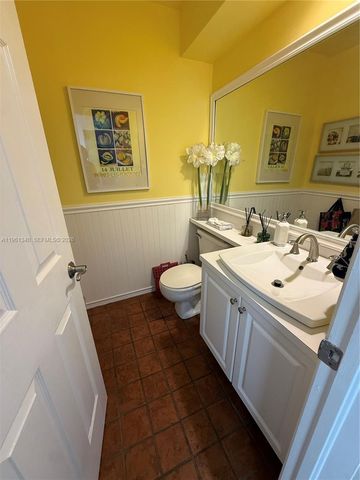 232 Waterside Dr, Hypoluxo, FL 33462