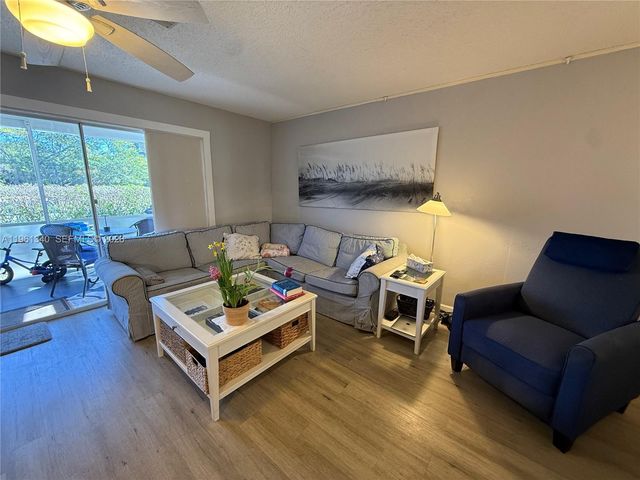 232 Waterside Dr, Hypoluxo, FL 33462