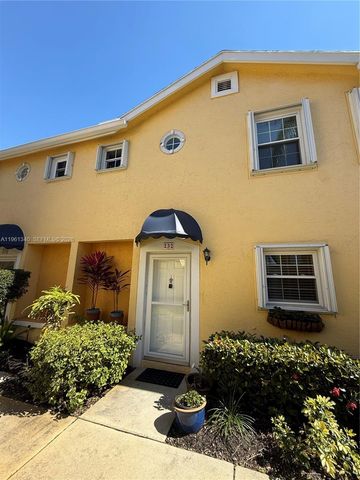 232 Waterside Dr, Hypoluxo, FL 33462