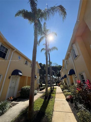 232 Waterside Dr, Hypoluxo, FL 33462
