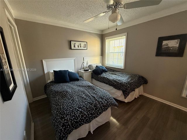 232 Waterside Dr, Hypoluxo, FL 33462
