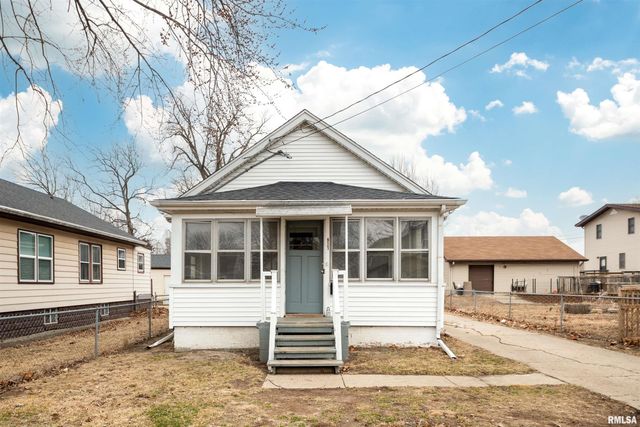 911 E MONETA Avenue, Peoria Heights, IL 61616