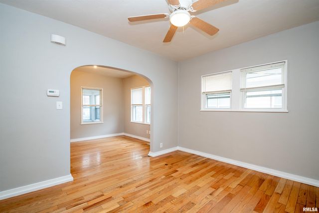 911 E MONETA Avenue, Peoria Heights, IL 61616